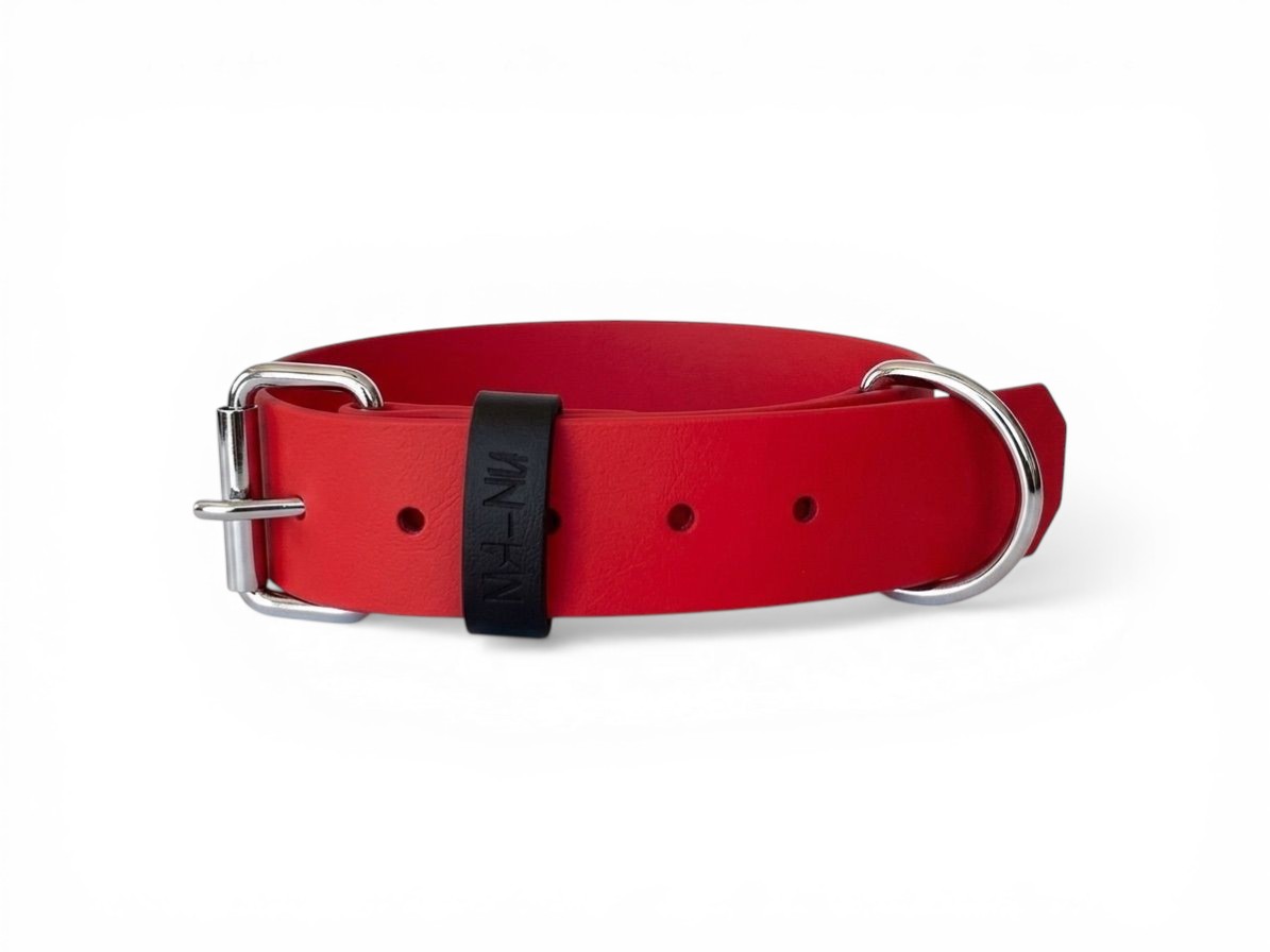 MA-NU Obojek Sweet Bloody, Červený, Kování: Chrom, Obvod: 35 - 45 cm, Šířka: 3,8 cm