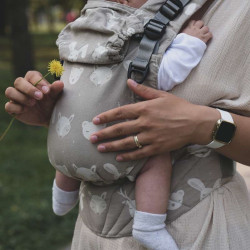 SESTRICE Dreamers natur carrier plus dětské nosítko 10m+ šedé